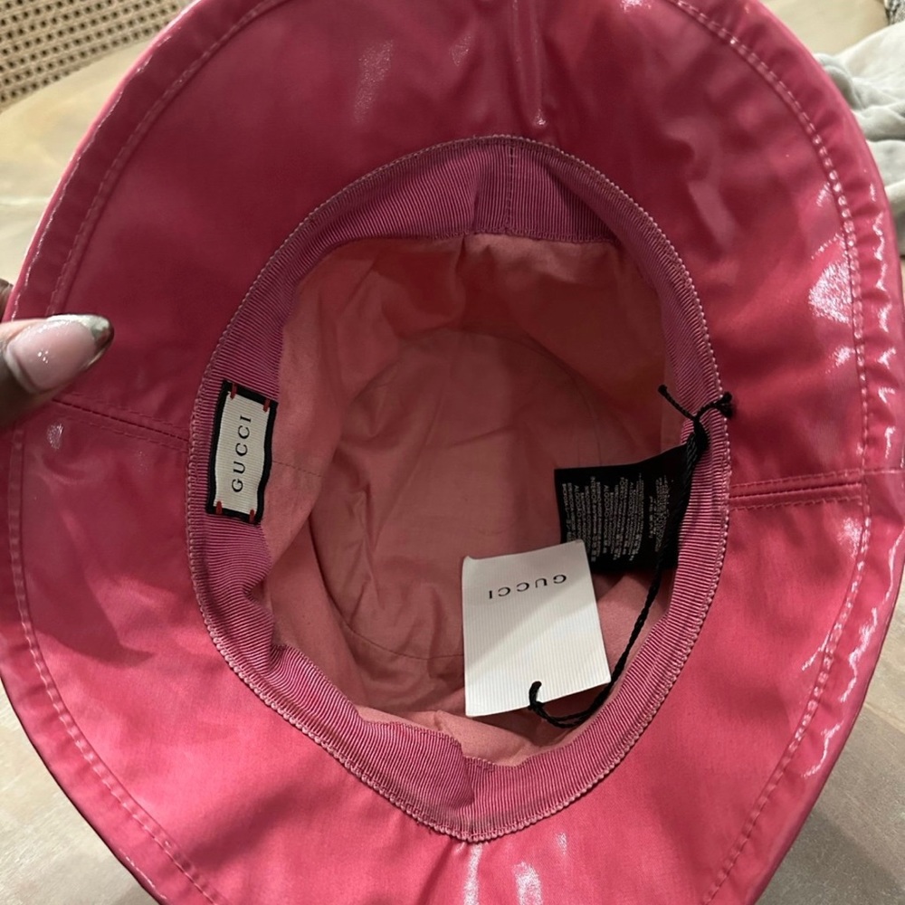 Gucci Pink Logo Patent Bucket Hat - Picture 2 of 4